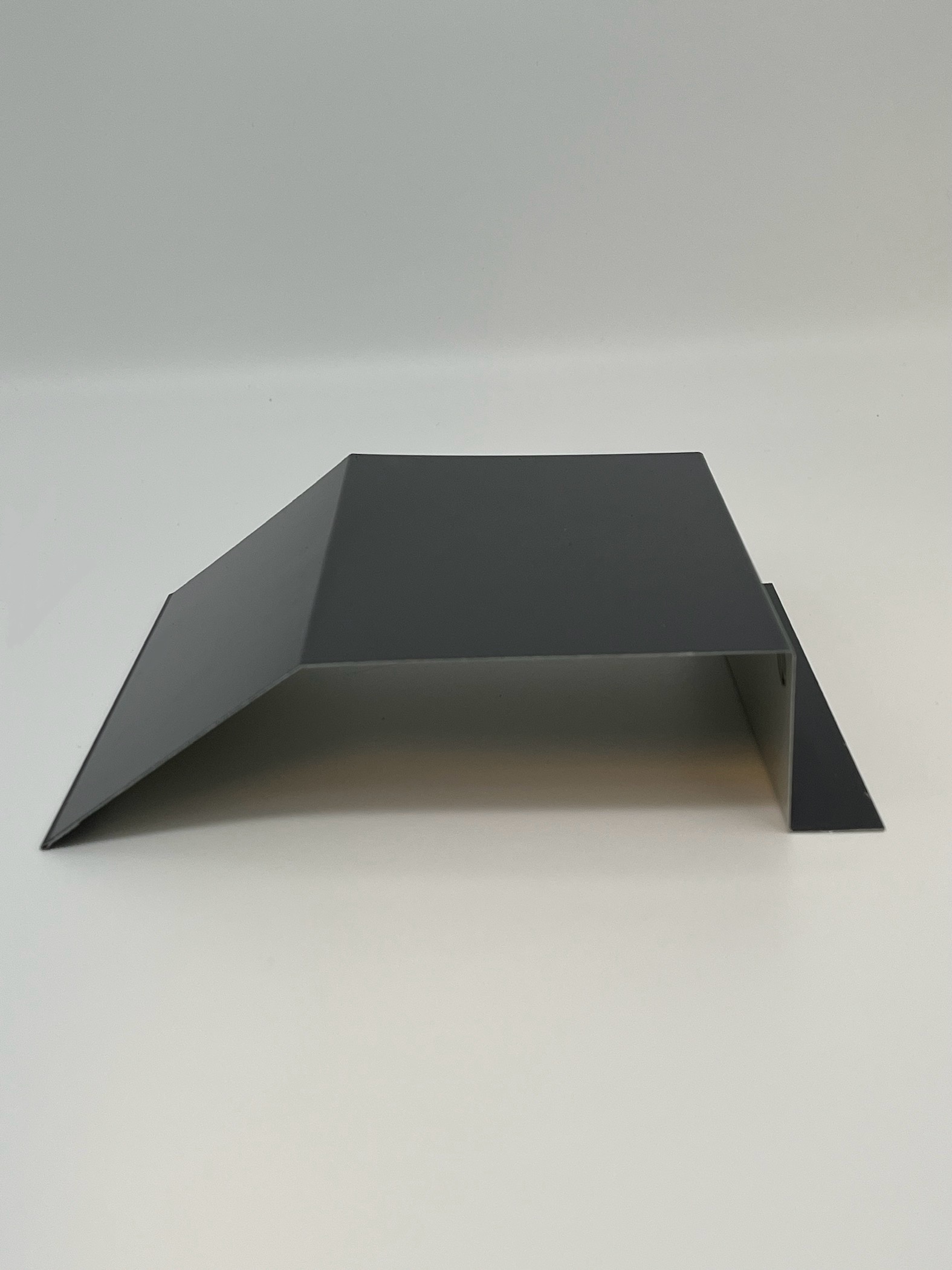 TRAUFBLECH FÜR SANDWICHDACHPANEELE 60MM MIT RÜCKSCHNITT